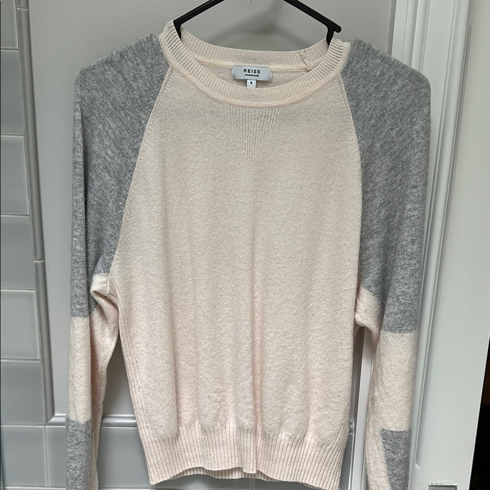 Beautiful Reiss sweater sz small a little too short even though cropped in style